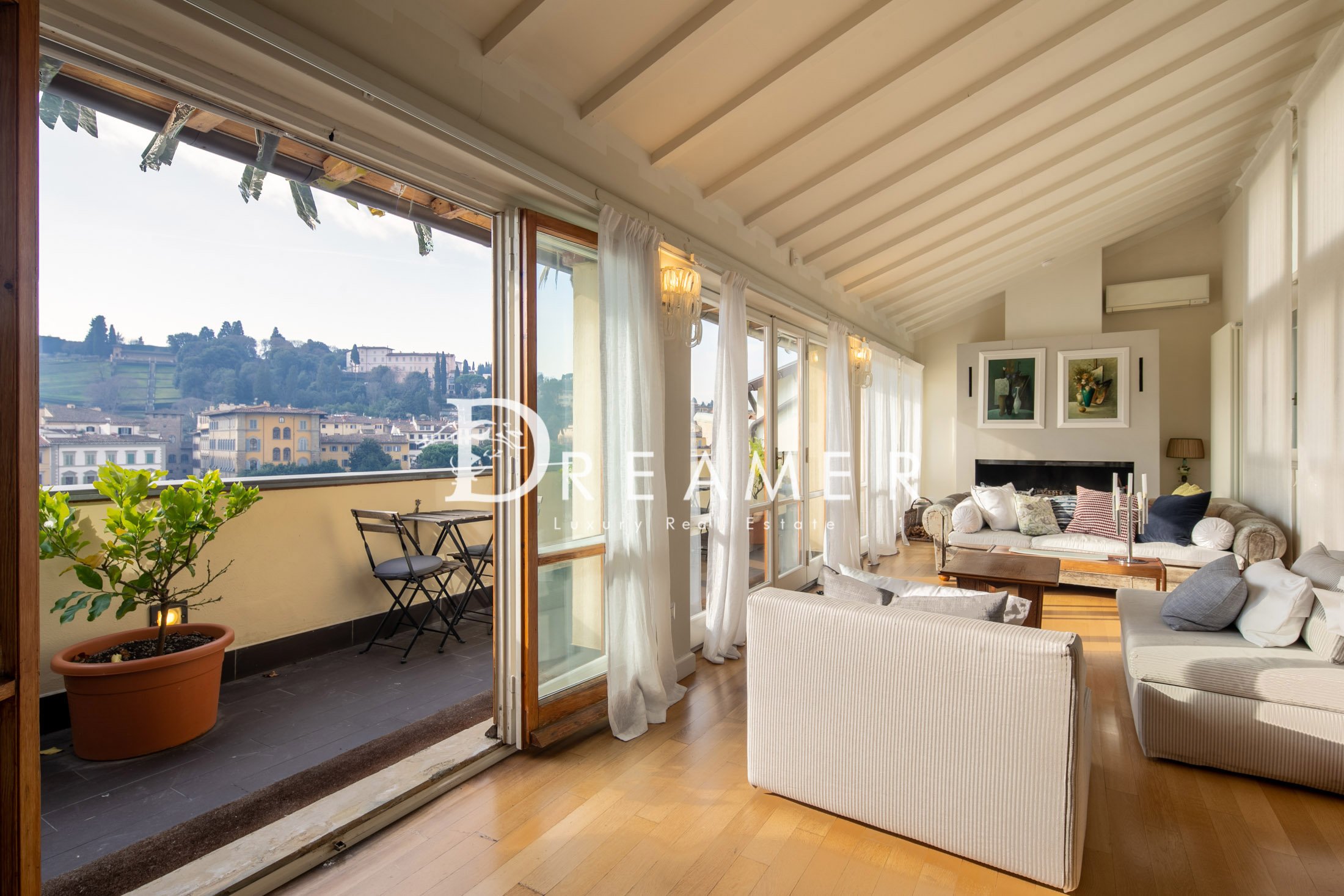 Appartamento<br>con terrazza vista Arno