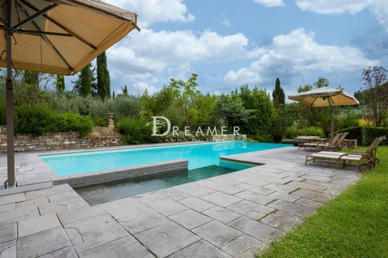 Storica Villa con piscina in Pian Dei Giullari VENDITA RIF 2252 (056)