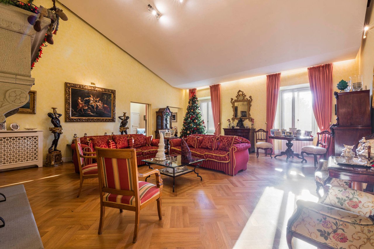 Prestigioso appartamento<br> in Villa Storica