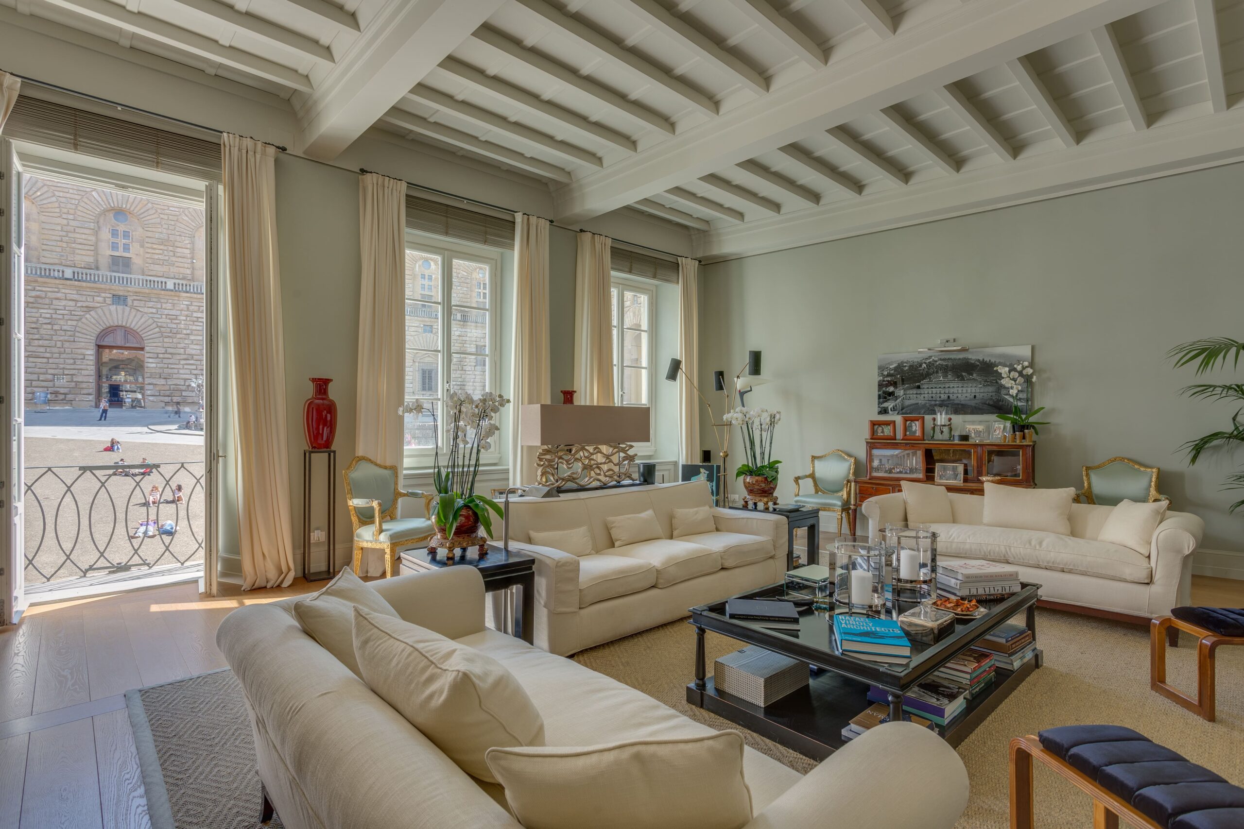 Luxury apartment<br> in Piazza Pitti