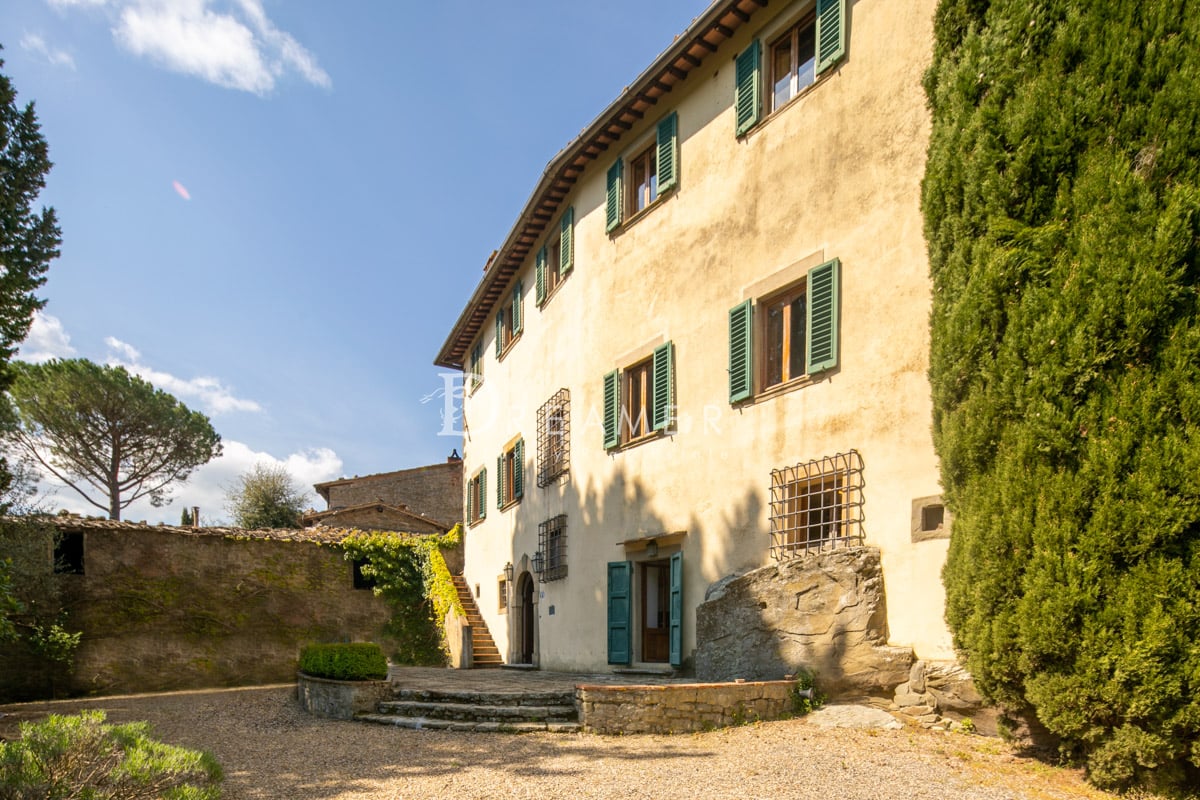 2360 Storica Villa Medioevale con Piscina (09)