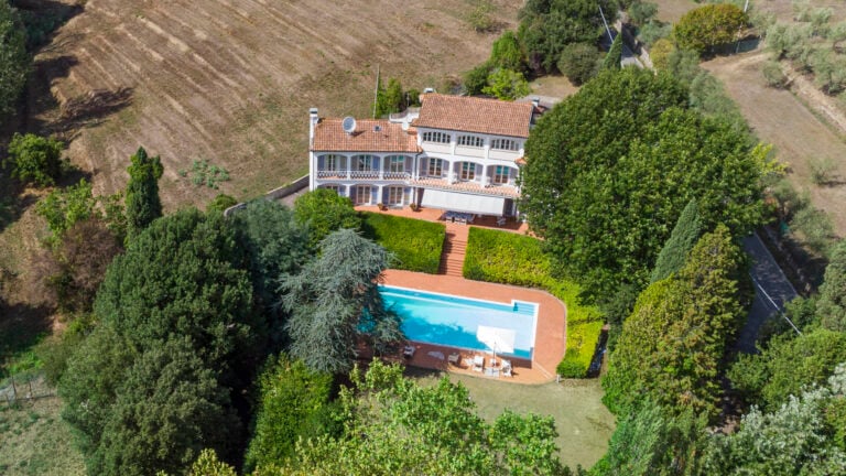 Luxury Historic Villa<br> with a Pool in Lucca