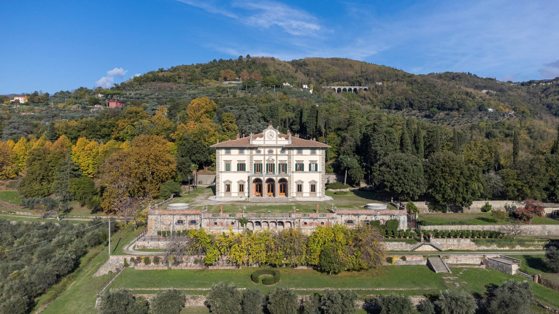 VILLA PHILIPSON <br> Majestic Historic Villa on the Tuscan Hills