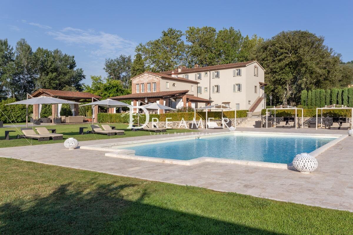 Villa-with-pool-for-sale-Pistoia-7469-30